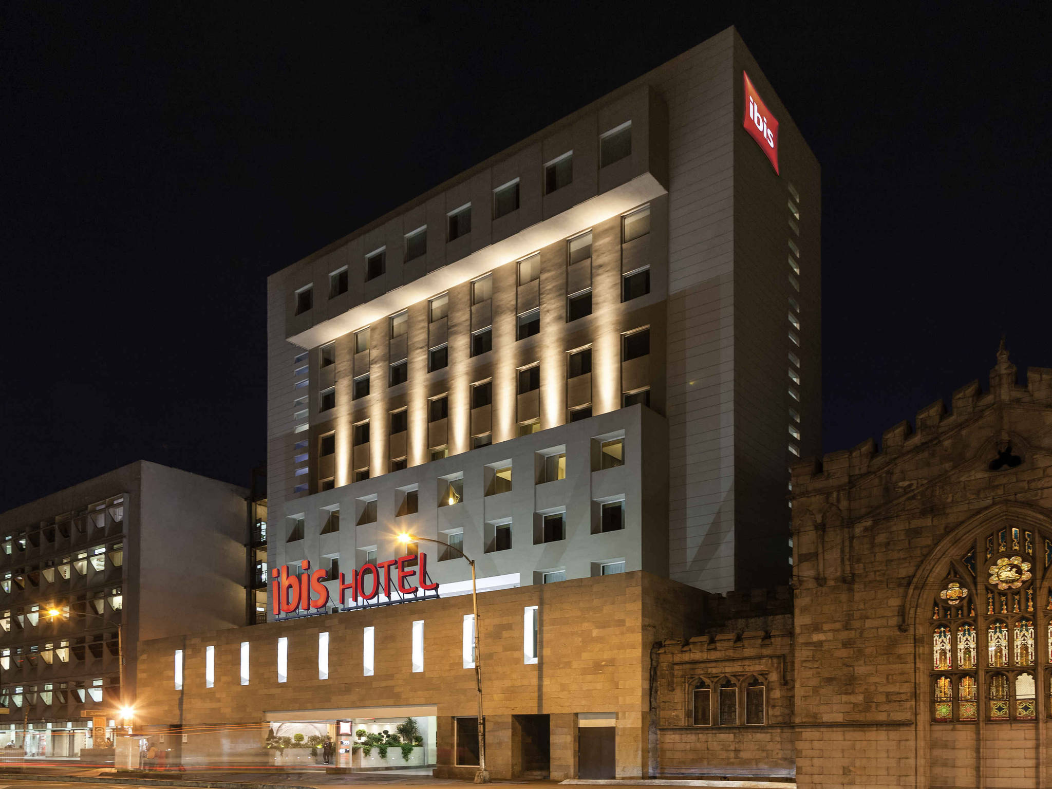the exterior of a hotel building